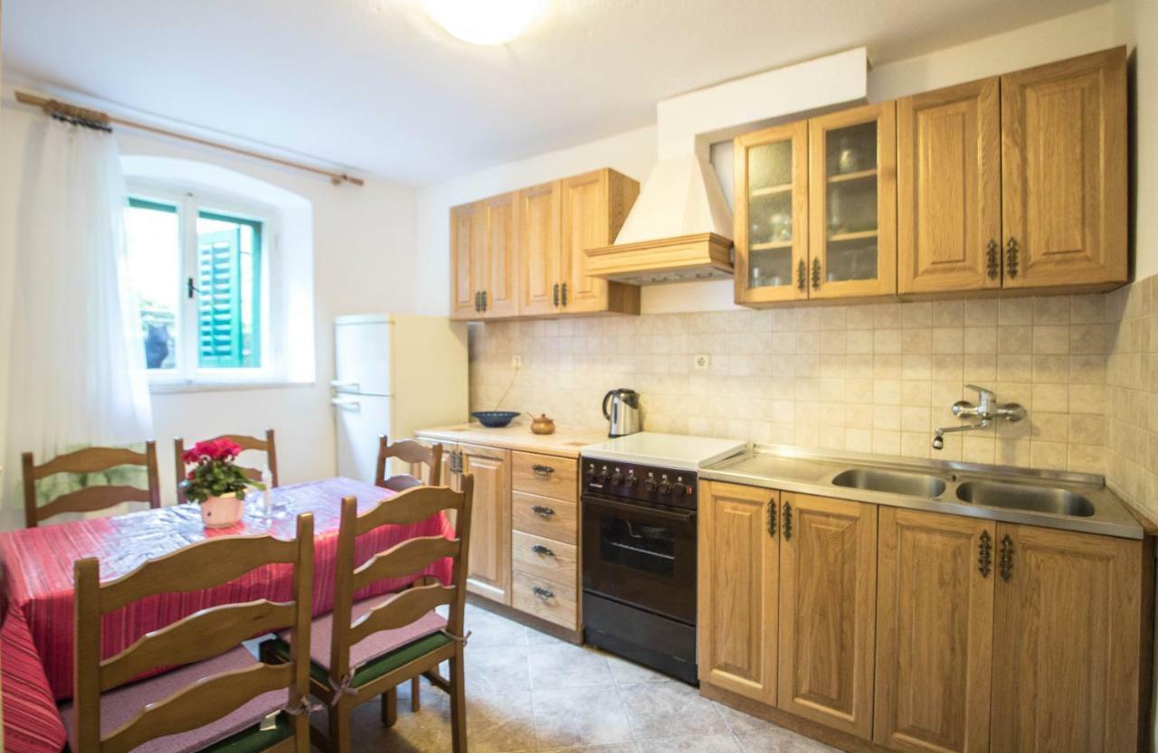 Apartman Juricic Лабин Екстериор снимка