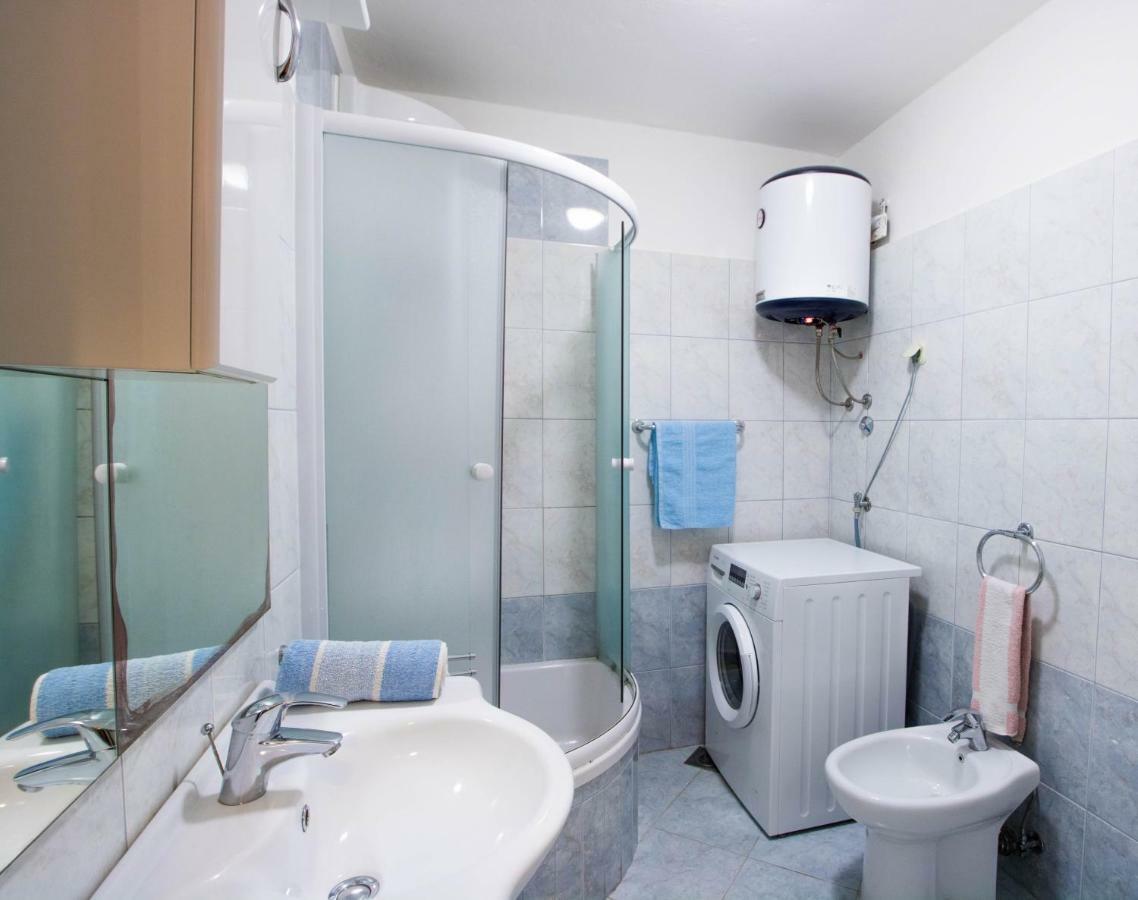 Apartman Juricic Лабин Екстериор снимка